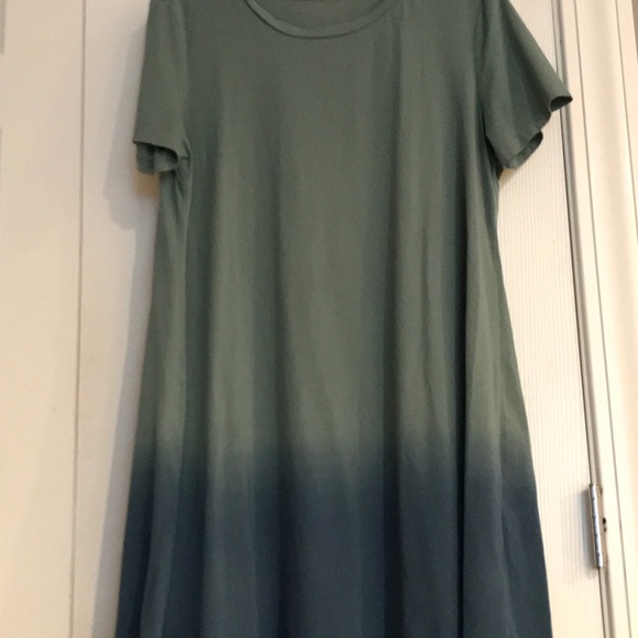 ROMWE Dresses & Skirts - COPY - 🌻Green and Blue Ombré summer dress